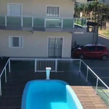 Apartamento Encantador Com Piscina 우바투바 외부 사진